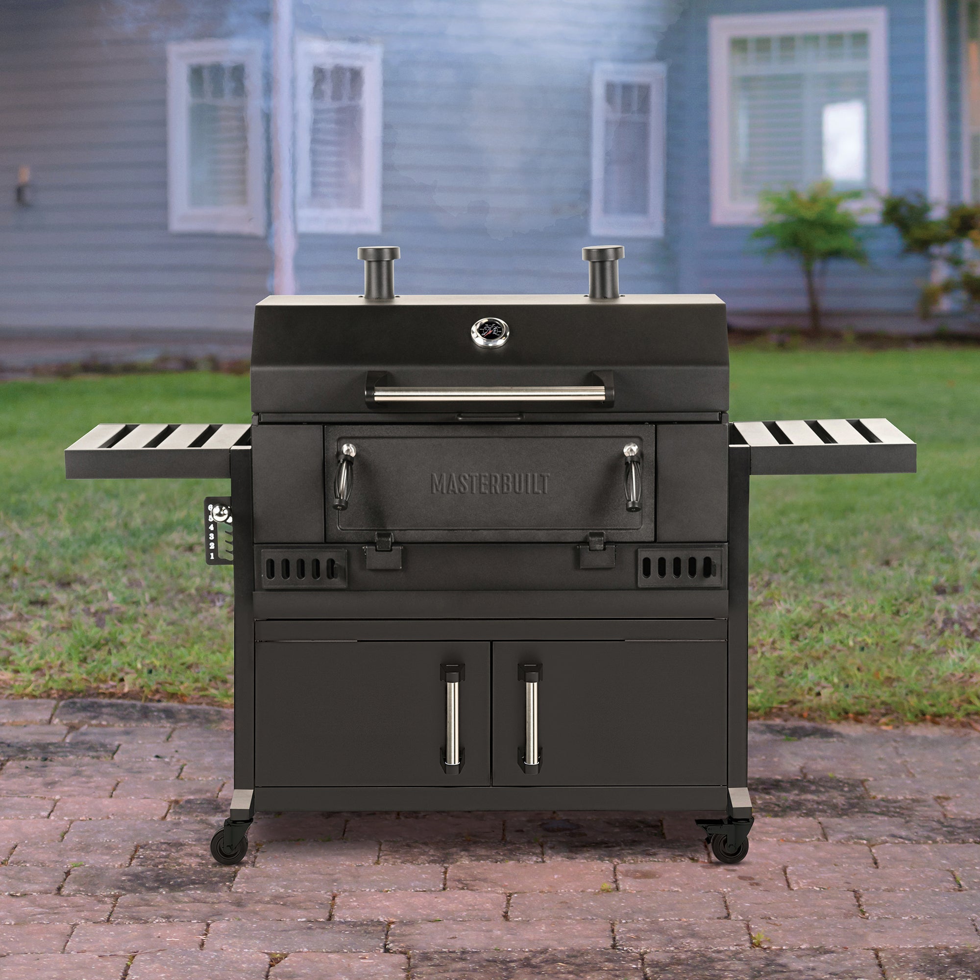 Masterbuilt® 36-inch Charcoal Grill
